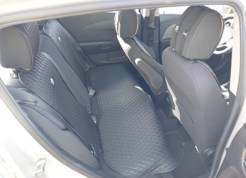 Photo 8 of 2013 Chevrolet Sonic LT AUTO (VIN 1G1JC6SH1D4102318)