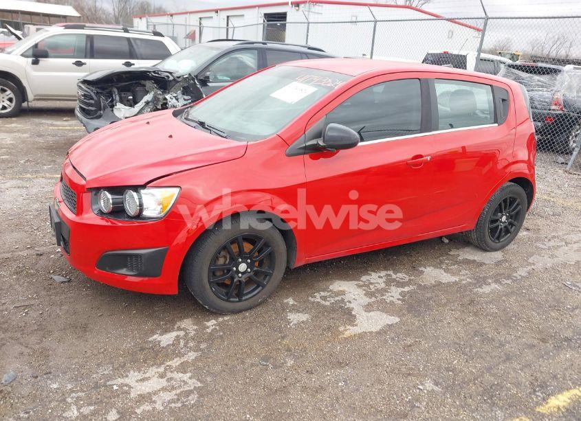 Photo 2 of 2013 Chevrolet Sonic LT AUTO (VIN 1G1JC6SH1D4205688)