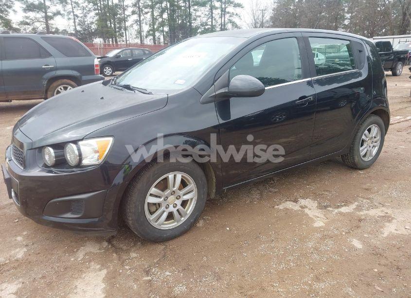Photo 2 of 2013 Chevrolet Sonic LT AUTO (VIN 1G1JC6SH1D4246600)