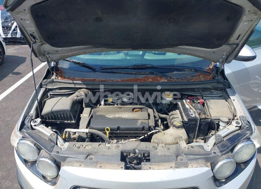 Photo 10 of 2014 Chevrolet Sonic LT AUTO (VIN 1G1JC6SH1E4100084)