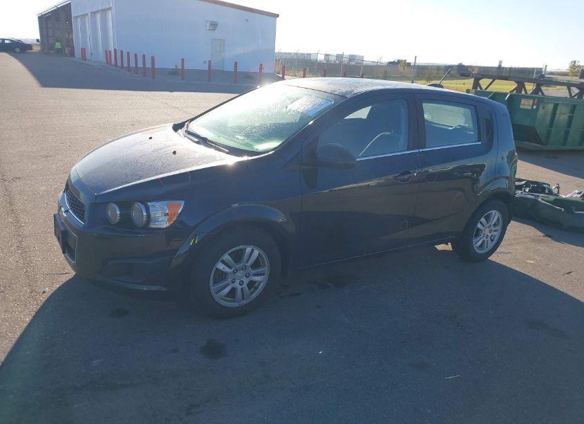 Photo 2 of 2015 Chevrolet Sonic LT AUTO (VIN 1G1JC6SH1F4139212)