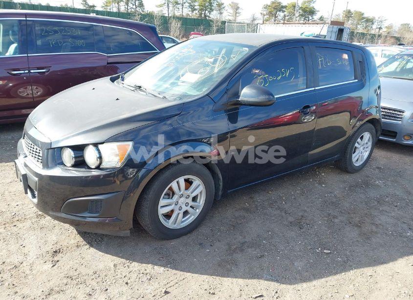 Photo 2 of 2015 Chevrolet Sonic LT AUTO (VIN 1G1JC6SH1F4152641)