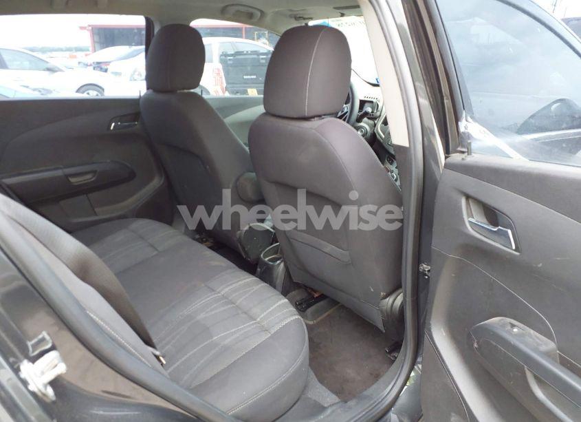 Photo 8 of 2015 Chevrolet Sonic LT AUTO (VIN 1G1JC6SH1F4198955)