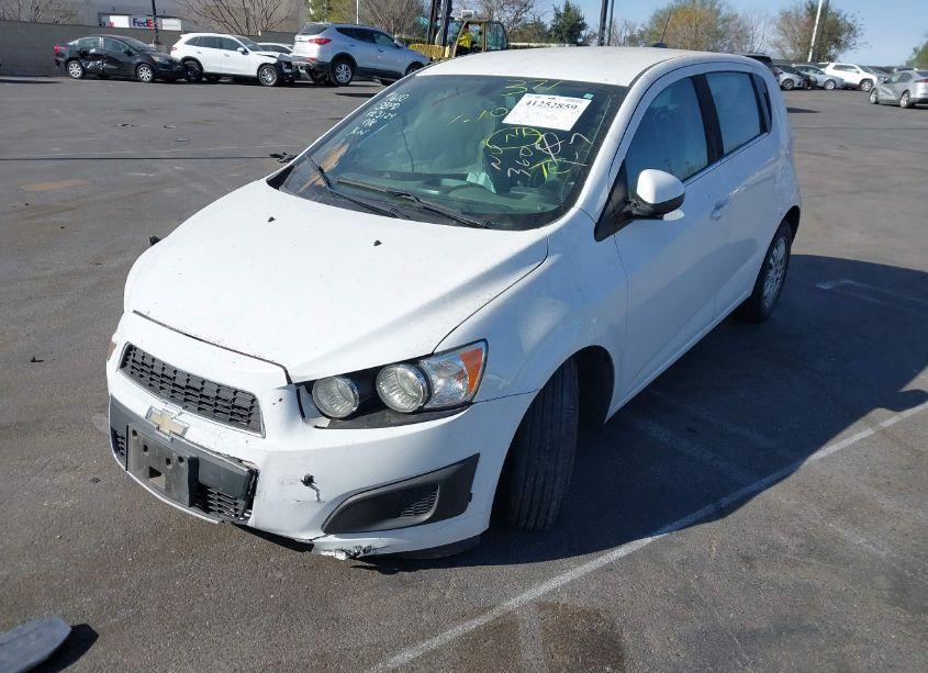 Photo 2 of 2016 Chevrolet Sonic LT AUTO (VIN 1G1JC6SH1G4102579)