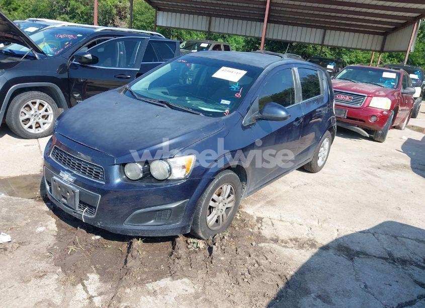 Photo 2 of 2016 Chevrolet Sonic LT AUTO (VIN 1G1JC6SH1G4121018)