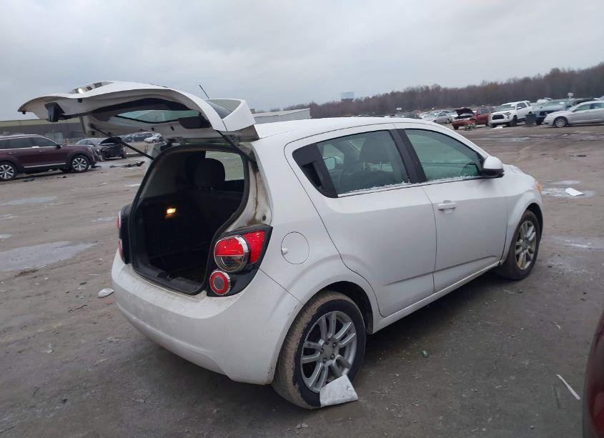 Photo 4 of 2013 Chevrolet Sonic LT AUTO (VIN 1G1JC6SH2D4237386)