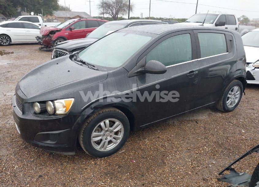 Photo 2 of 2014 Chevrolet Sonic LT AUTO (VIN 1G1JC6SH2E4163629)