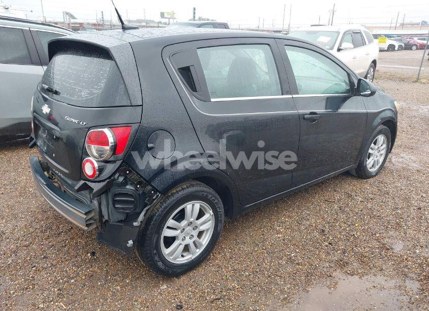 Photo 4 of 2014 Chevrolet Sonic LT AUTO (VIN 1G1JC6SH2E4163629)