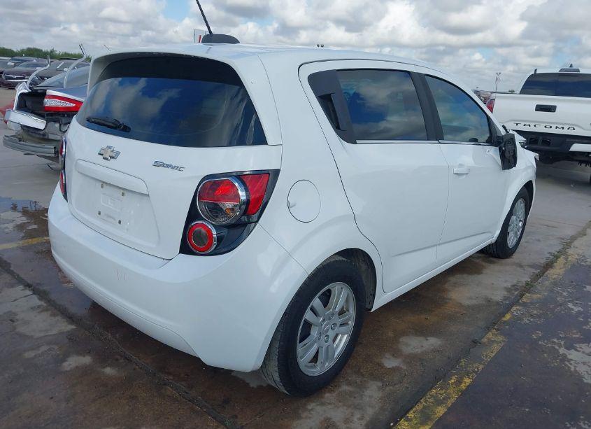 Photo 4 of 2015 Chevrolet Sonic LT AUTO (VIN 1G1JC6SH2F4109376)