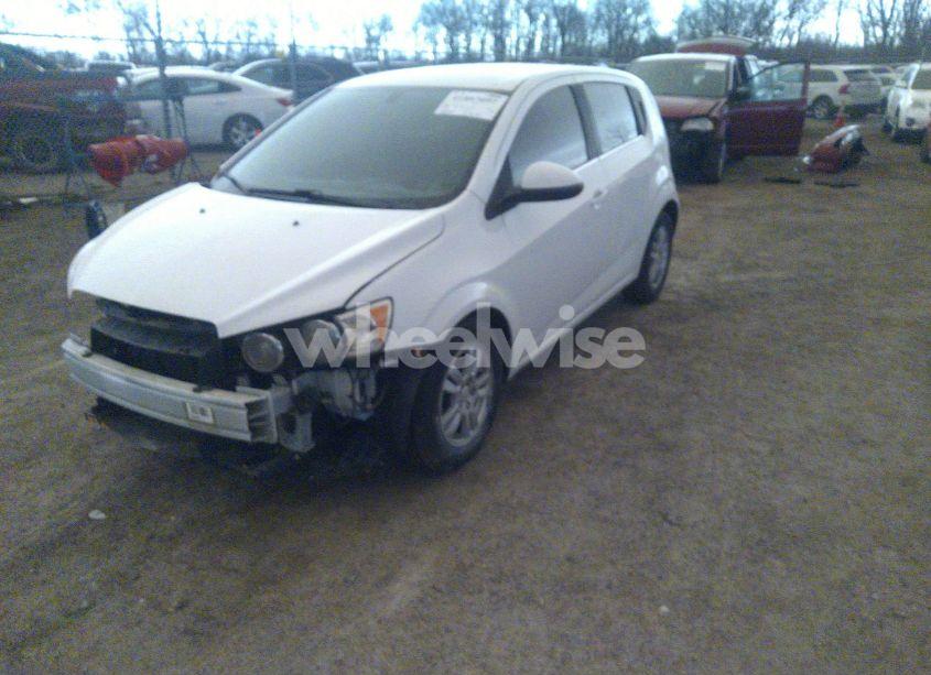 Photo 2 of 2015 Chevrolet Sonic LT AUTO (VIN 1G1JC6SH2F4112262)