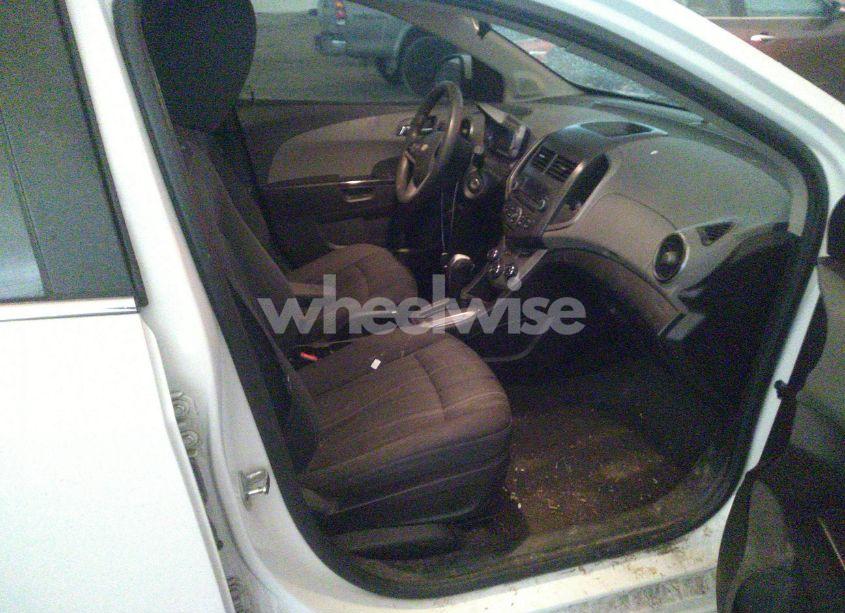 Photo 5 of 2015 Chevrolet Sonic LT AUTO (VIN 1G1JC6SH2F4112262)