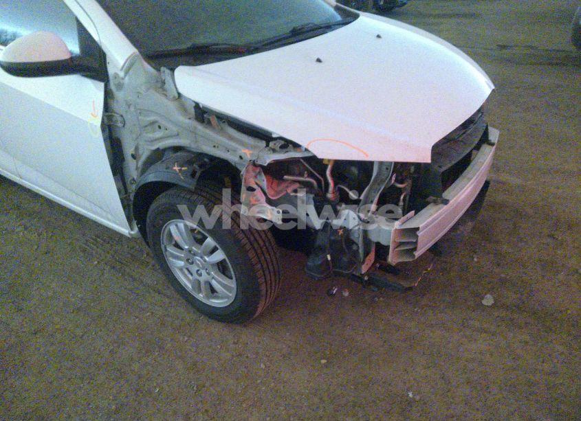 Photo 6 of 2015 Chevrolet Sonic LT AUTO (VIN 1G1JC6SH2F4112262)