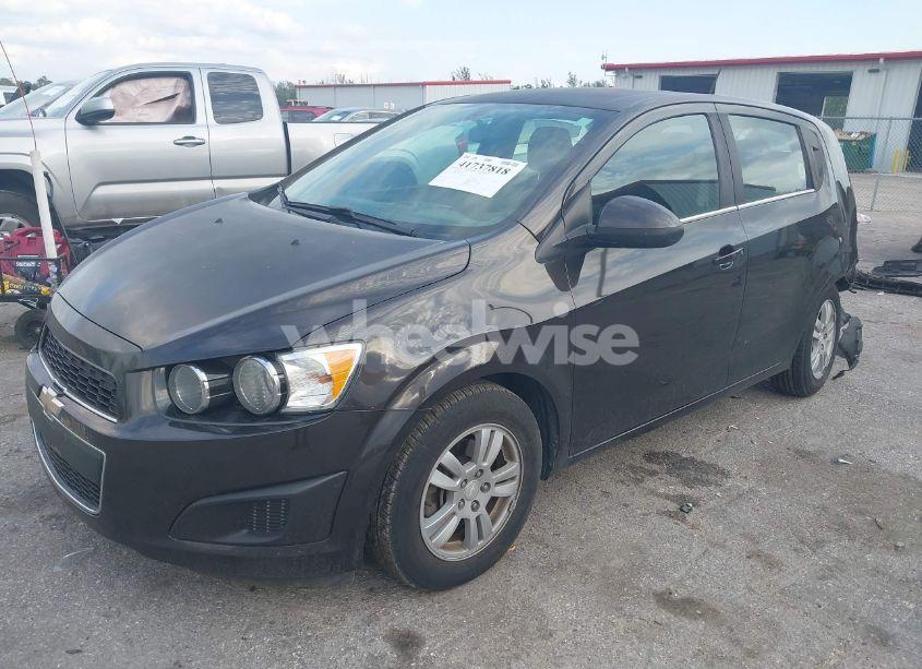 Photo 2 of 2015 Chevrolet Sonic LT AUTO (VIN 1G1JC6SH2F4161722)
