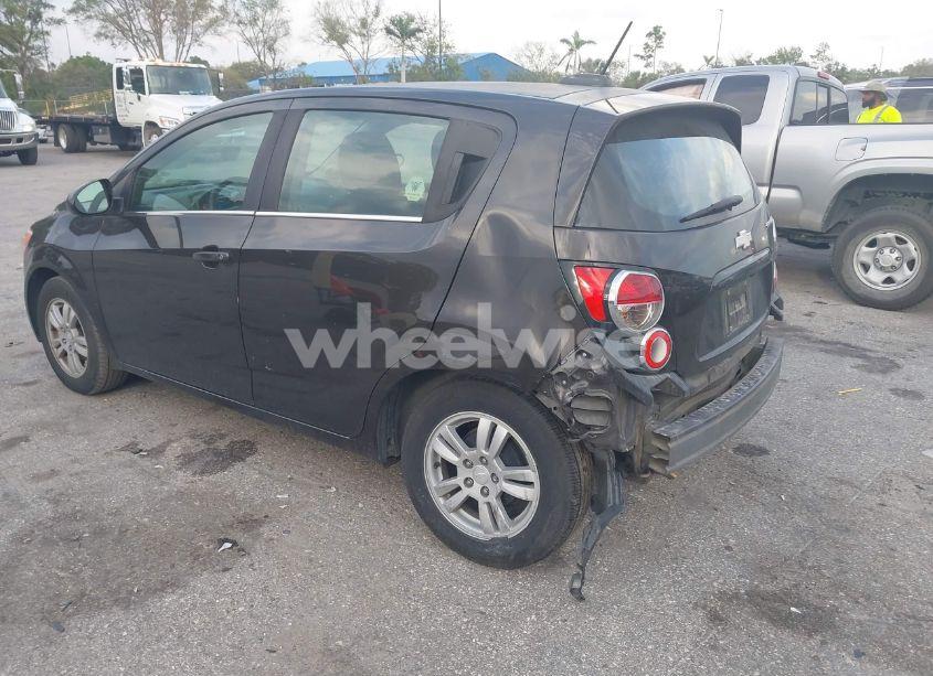 Photo 3 of 2015 Chevrolet Sonic LT AUTO (VIN 1G1JC6SH2F4161722)