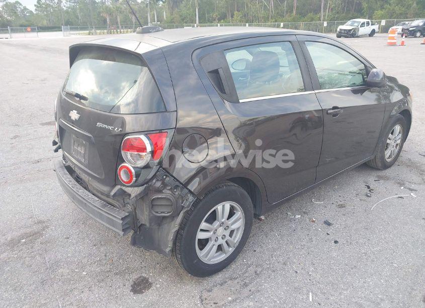 Photo 4 of 2015 Chevrolet Sonic LT AUTO (VIN 1G1JC6SH2F4161722)