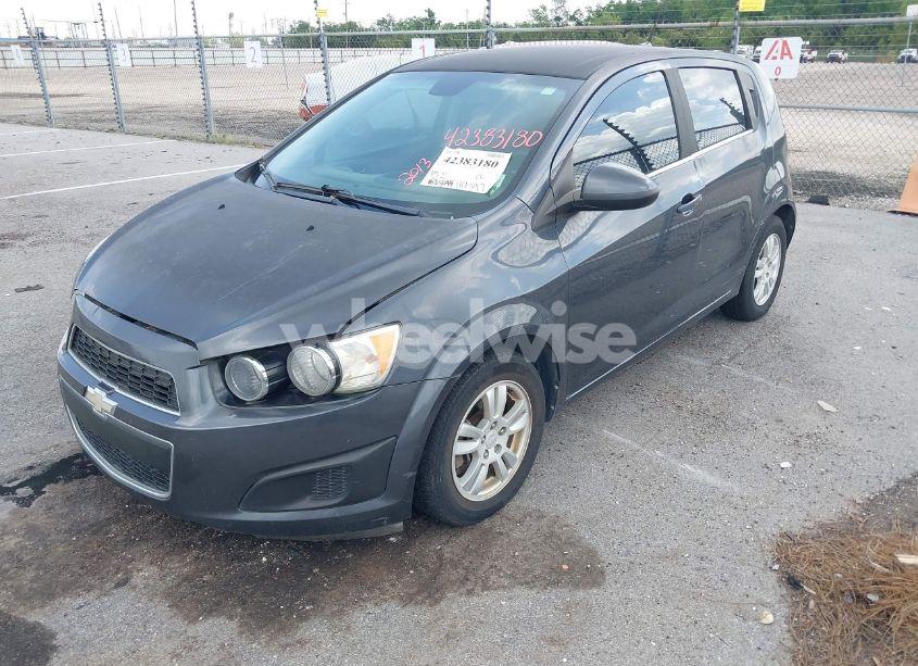 Photo 2 of 2013 Chevrolet Sonic LT AUTO (VIN 1G1JC6SH3D4184388)