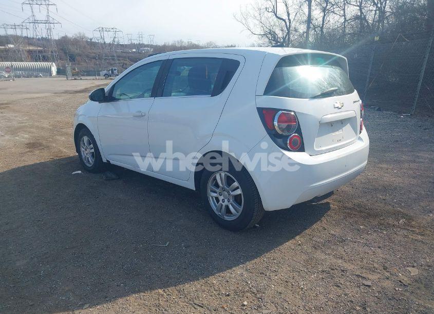 Photo 3 of 2014 Chevrolet Sonic LT AUTO (VIN 1G1JC6SH3E4100300)