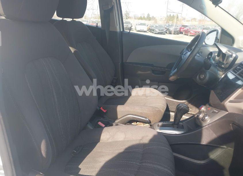 Photo 5 of 2014 Chevrolet Sonic LT AUTO (VIN 1G1JC6SH3E4100300)