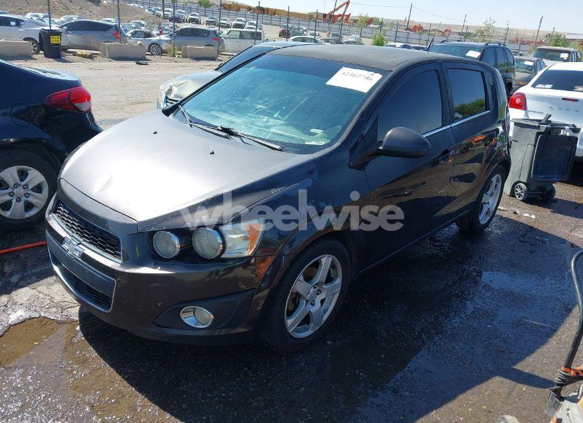 Photo 2 of 2014 Chevrolet Sonic LT AUTO (VIN 1G1JC6SH3E4132678)