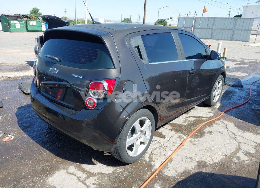 Photo 4 of 2014 Chevrolet Sonic LT AUTO (VIN 1G1JC6SH3E4132678)