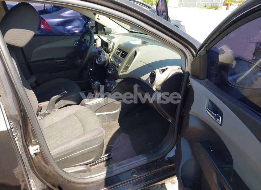 Photo 5 of 2014 Chevrolet Sonic LT AUTO (VIN 1G1JC6SH3E4132678)