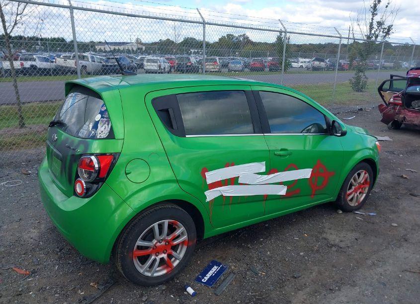 Photo 4 of 2014 Chevrolet Sonic LT AUTO (VIN 1G1JC6SH3E4217634)