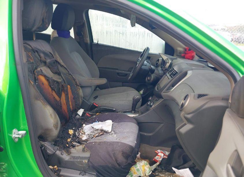 Photo 5 of 2014 Chevrolet Sonic LT AUTO (VIN 1G1JC6SH3E4217634)