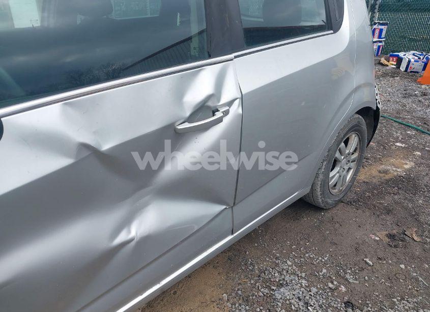 Photo 6 of 2014 Chevrolet Sonic LT AUTO (VIN 1G1JC6SH3E4234286)