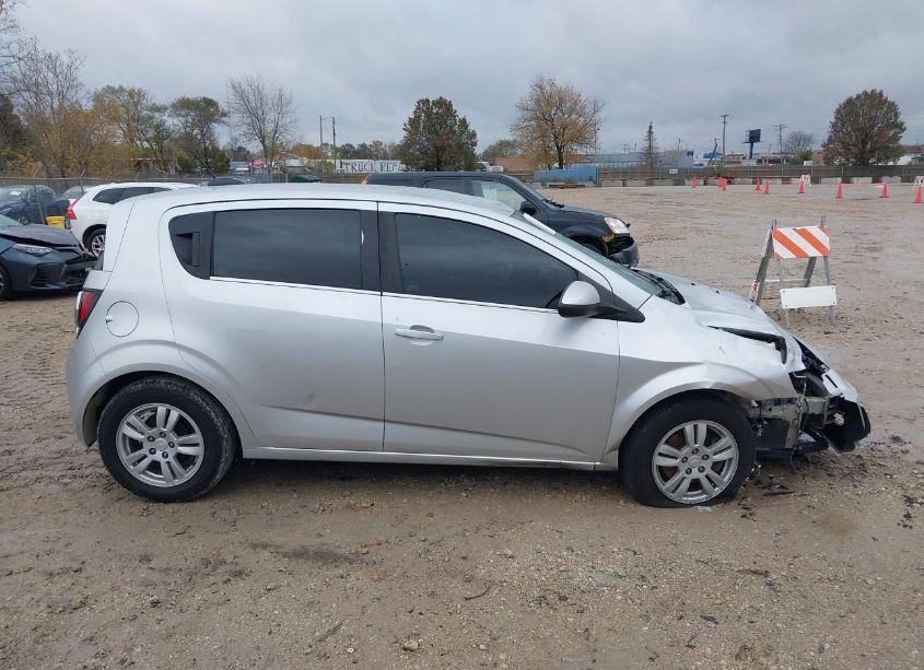 Photo 13 of 2015 Chevrolet Sonic LT AUTO (VIN 1G1JC6SH3F4123352)