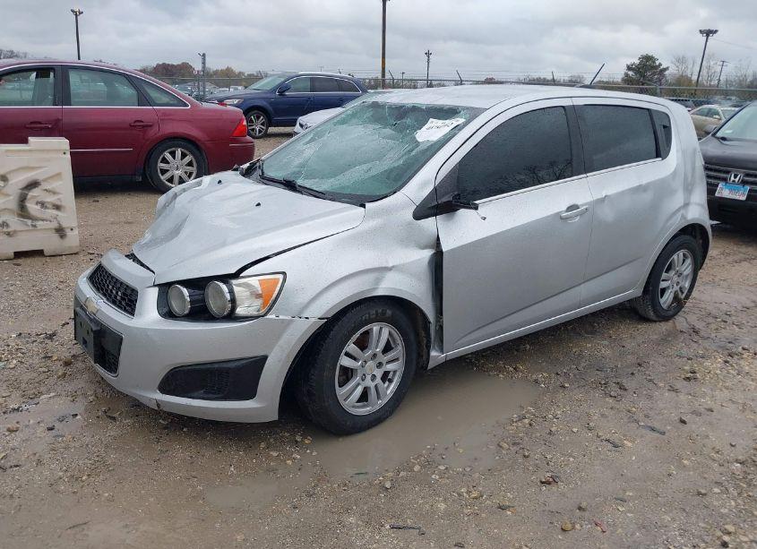 Photo 2 of 2015 Chevrolet Sonic LT AUTO (VIN 1G1JC6SH3F4123352)