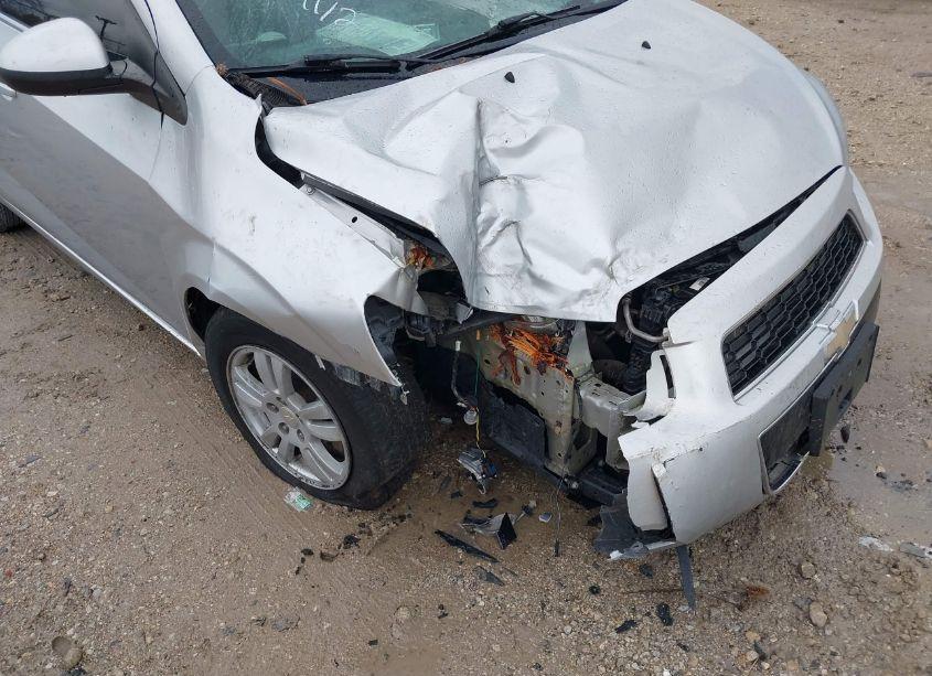 Photo 6 of 2015 Chevrolet Sonic LT AUTO (VIN 1G1JC6SH3F4123352)