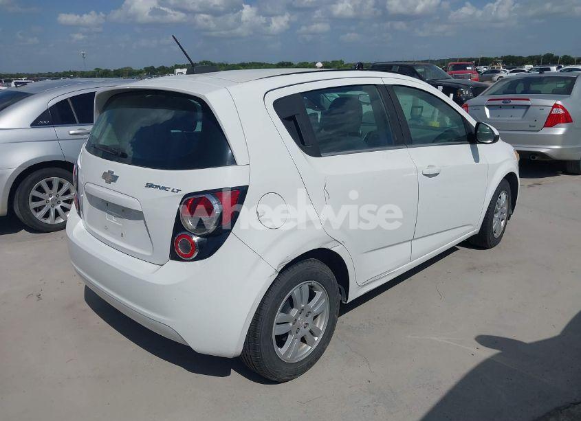 Photo 4 of 2015 Chevrolet Sonic LT AUTO (VIN 1G1JC6SH3F4124050)