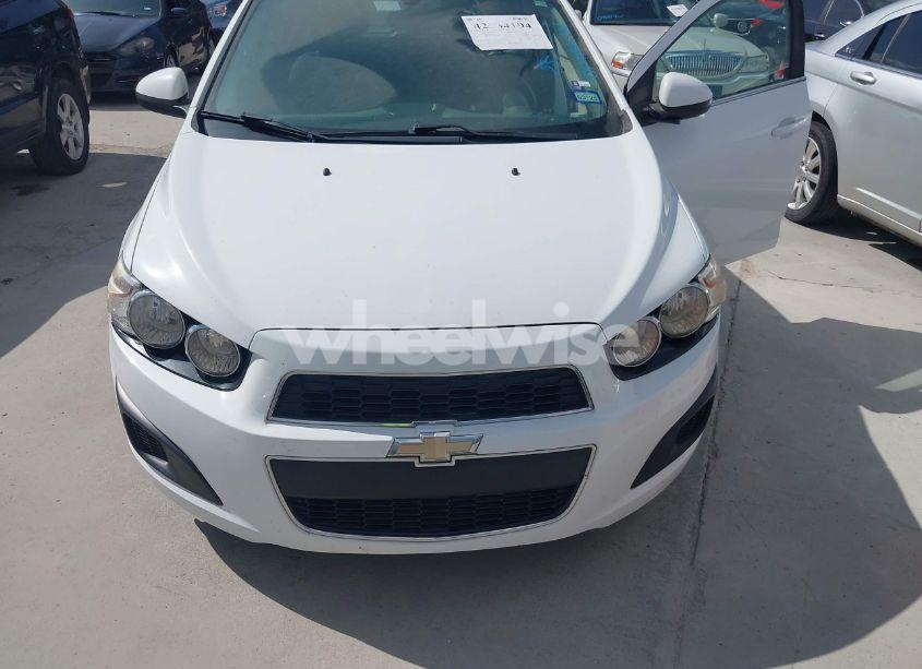 Photo 6 of 2015 Chevrolet Sonic LT AUTO (VIN 1G1JC6SH3F4124050)