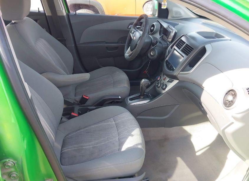Photo 5 of 2015 Chevrolet Sonic LT AUTO (VIN 1G1JC6SH3F4154312)