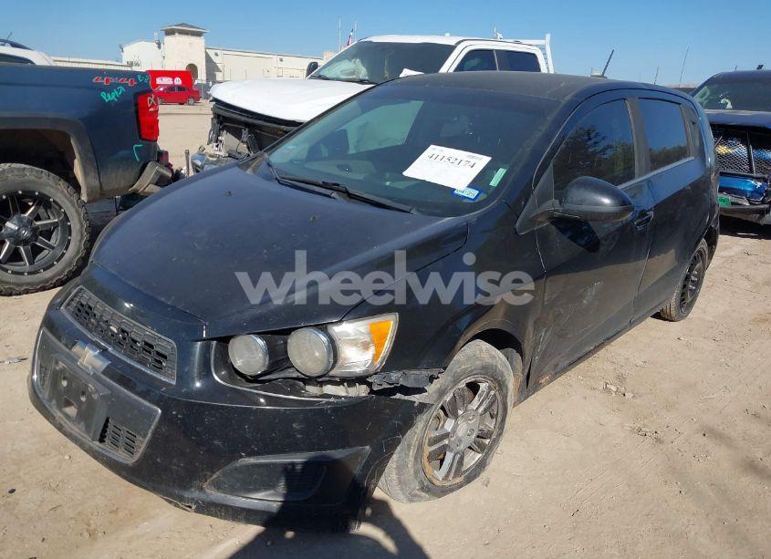 Photo 2 of 2016 Chevrolet Sonic LT AUTO (VIN 1G1JC6SH3G4109548)