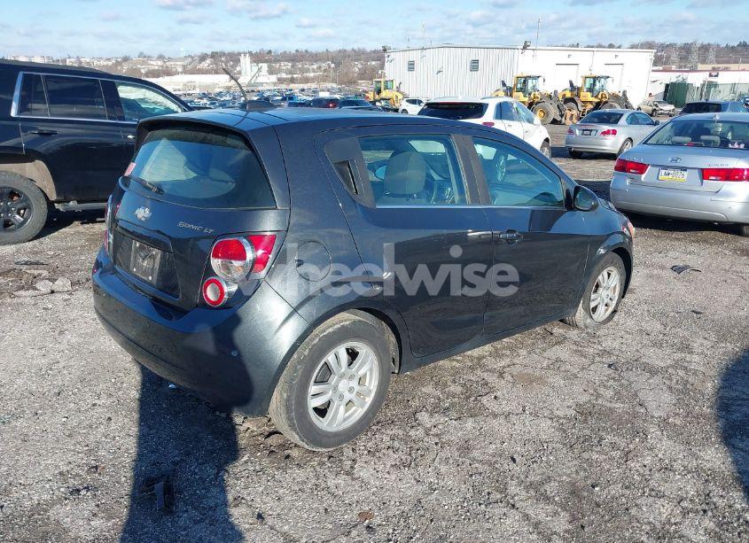 Photo 4 of 2016 Chevrolet Sonic LT AUTO (VIN 1G1JC6SH3G4160693)
