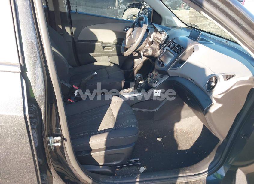 Photo 5 of 2016 Chevrolet Sonic LT AUTO (VIN 1G1JC6SH3G4160693)