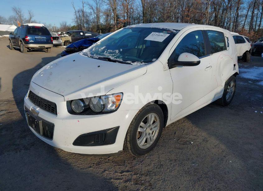 Photo 2 of 2016 Chevrolet Sonic LT AUTO (VIN 1G1JC6SH3G4172360)