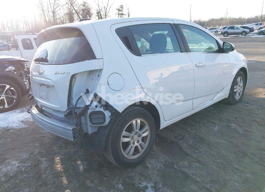Photo 4 of 2016 Chevrolet Sonic LT AUTO (VIN 1G1JC6SH3G4172360)