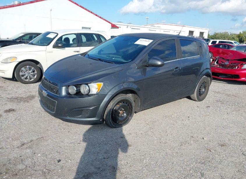 Photo 2 of 2013 Chevrolet Sonic LT AUTO (VIN 1G1JC6SH4D4102412)