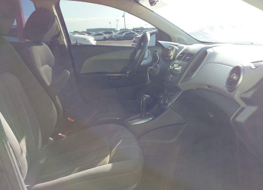Photo 5 of 2013 Chevrolet Sonic LT AUTO (VIN 1G1JC6SH4D4102412)