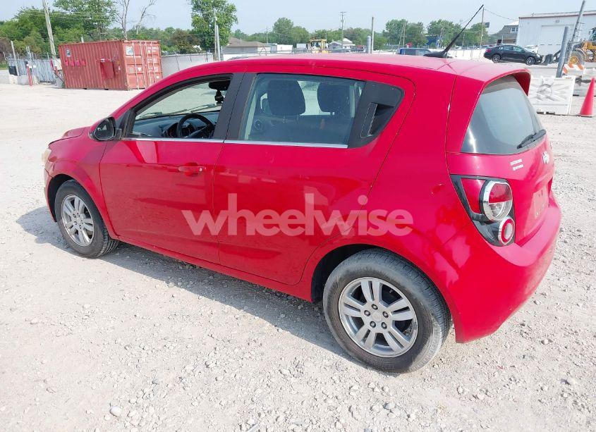 Photo 3 of 2013 Chevrolet Sonic LT AUTO (VIN 1G1JC6SH4D4119565)