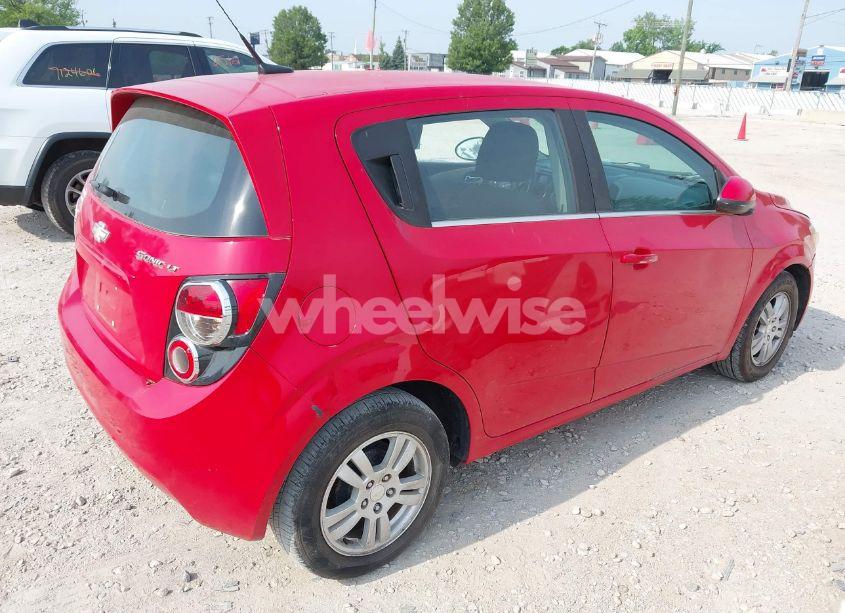 Photo 4 of 2013 Chevrolet Sonic LT AUTO (VIN 1G1JC6SH4D4119565)