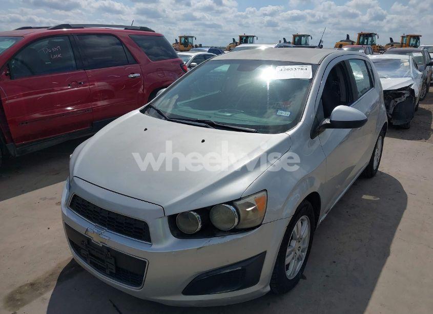 Photo 2 of 2013 Chevrolet Sonic LT AUTO (VIN 1G1JC6SH4D4120148)