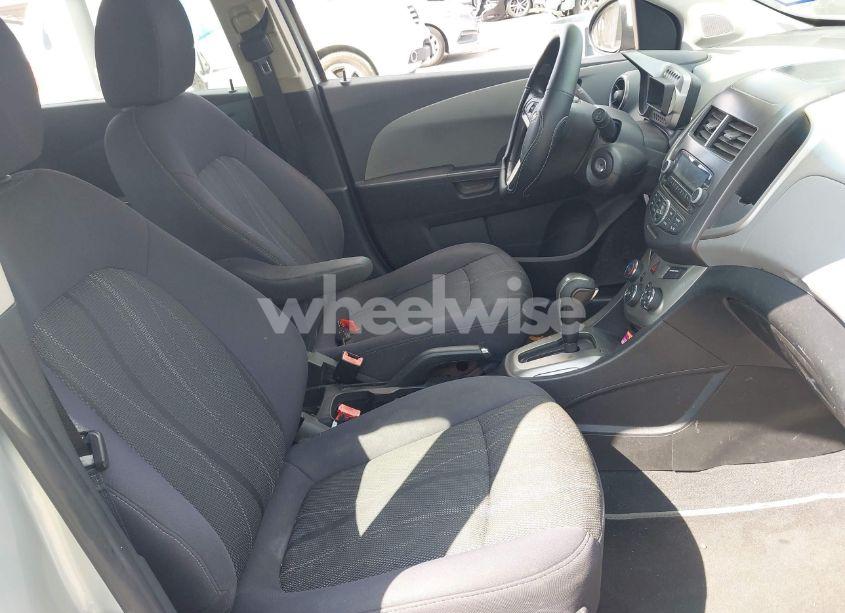 Photo 5 of 2013 Chevrolet Sonic LT AUTO (VIN 1G1JC6SH4D4120148)