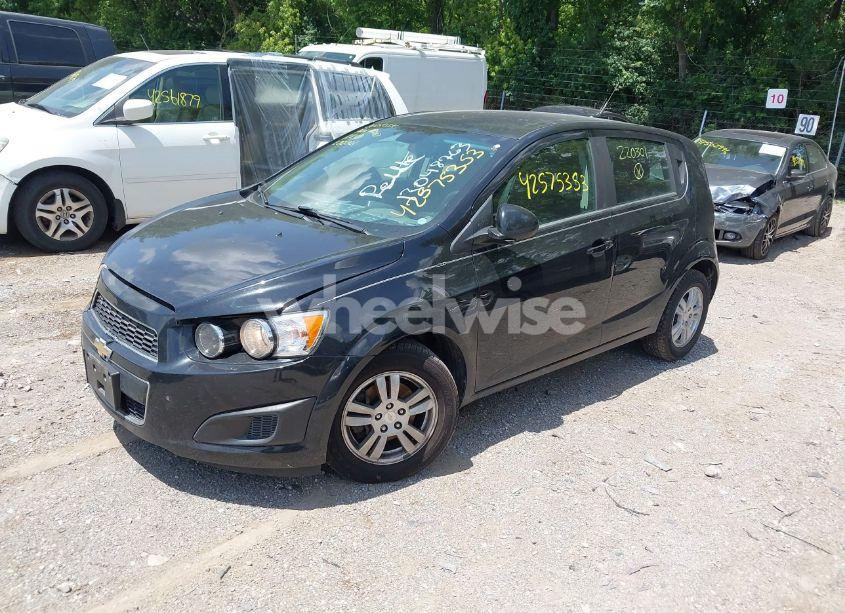 Photo 2 of 2013 Chevrolet Sonic LT AUTO (VIN 1G1JC6SH4D4220301)