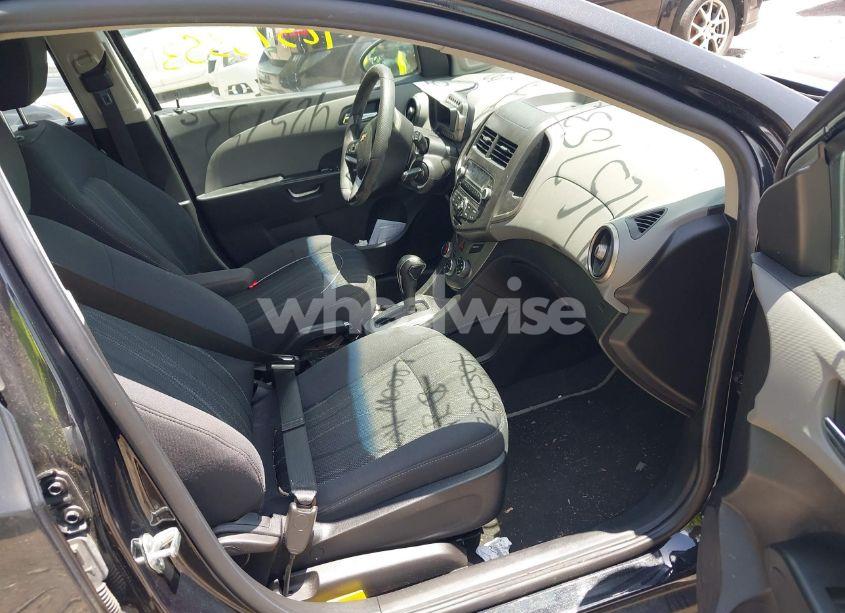 Photo 5 of 2013 Chevrolet Sonic LT AUTO (VIN 1G1JC6SH4D4220301)