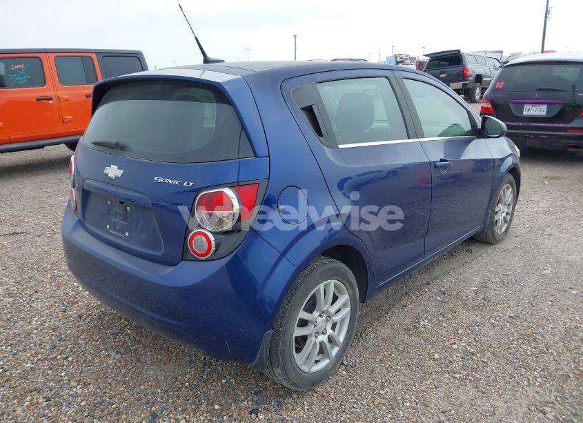 Photo 4 of 2014 Chevrolet Sonic LT AUTO (VIN 1G1JC6SH4E4103920)