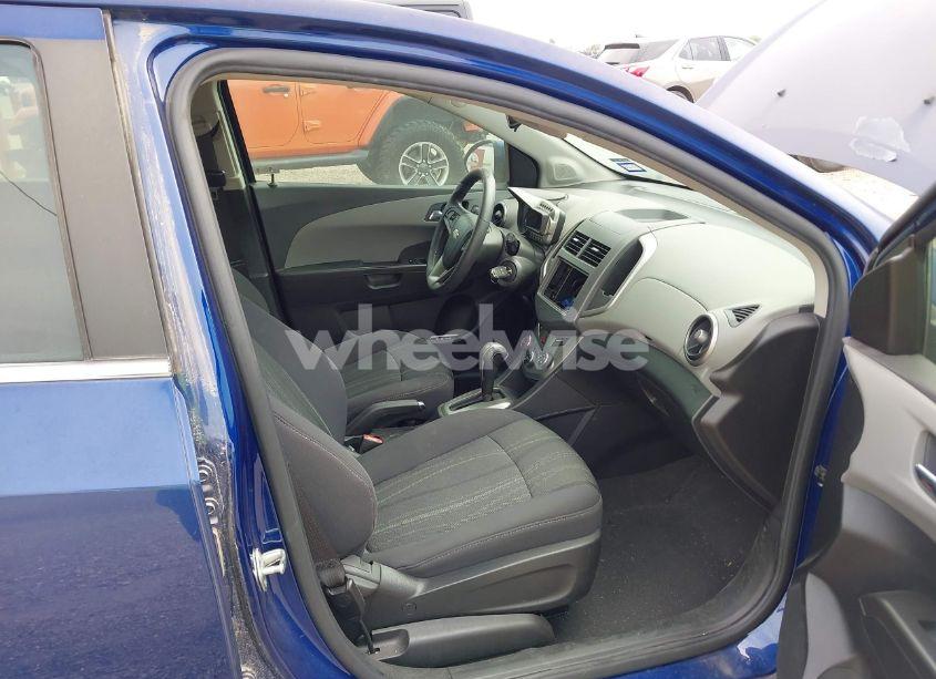 Photo 5 of 2014 Chevrolet Sonic LT AUTO (VIN 1G1JC6SH4E4103920)