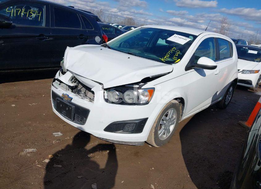 Photo 2 of 2014 Chevrolet Sonic LT AUTO (VIN 1G1JC6SH4E4216055)